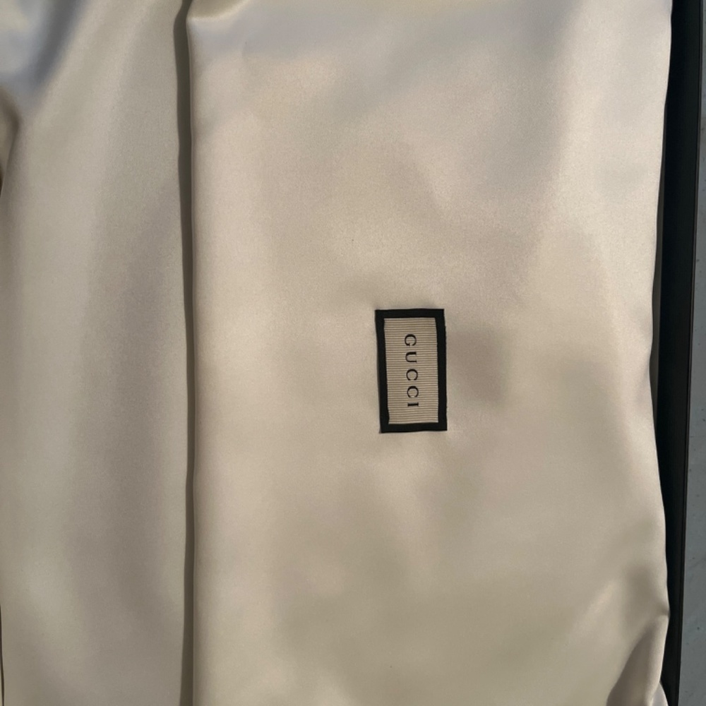 COPY - Gucci Velvet Pouch GG Large - Picture 2 of 7